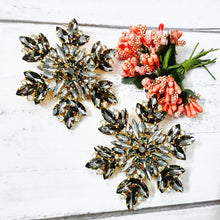 Load image into Gallery viewer, Merilin Grey Shimmer Stud Statement Earrings freeshipping - CASA ROZEN