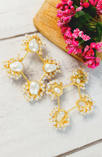 Load image into Gallery viewer, Fable Baroque Pearl Earrings freeshipping - CASA ROZEN