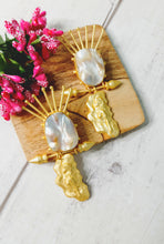 Load image into Gallery viewer, Vezio Baroque Pearl Statement Earrings freeshipping - CASA ROZEN