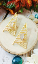 Load image into Gallery viewer, Daniva White Tumble Stone Earrings freeshipping - CASA ROZEN