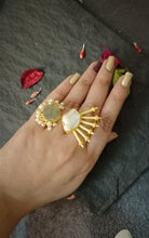 Load image into Gallery viewer, Vivanta Olive Rough Quartz Baroque Pearl Ring freeshipping - CASA ROZEN