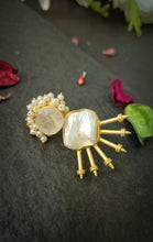 Load image into Gallery viewer, Vivanta White Quartz Baroque Pearl Ring freeshipping - CASA ROZEN