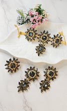 Load image into Gallery viewer, Fasaan Dazzling Grey Choker Set freeshipping - CASA ROZEN