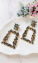 Load image into Gallery viewer, Tessa Dazzling Grey Earrings freeshipping - CASA ROZEN
