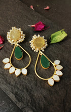 Load image into Gallery viewer, Tosska Green Stone Mother of Pearl Earrings freeshipping - CASA ROZEN