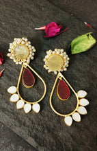 Load image into Gallery viewer, Tosska Maroon Tumble Mother Of Pearl Earrings freeshipping - CASA ROZEN