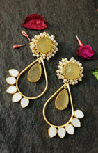 Load image into Gallery viewer, Tosska Golden Tumble Mother Of Pearl Earrings freeshipping - CASA ROZEN