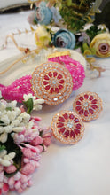 Load image into Gallery viewer, Roseatte AD Rani Pink Baati Stone Rose Gold Base Choker Set
