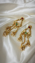 Load image into Gallery viewer, Kolavi Triya Tokri Earrings