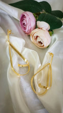 Load image into Gallery viewer, Jily Golden Earrings