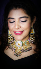 Load image into Gallery viewer, Cabanati Lac Art Work Semi Precious Stones and Kundan Choker Set