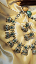 Load image into Gallery viewer, Uraan Kale Green Statement German Silver Set