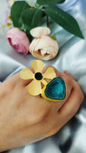 Load image into Gallery viewer, Kazaan Green Druzy Stone Ring