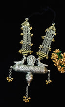 Load image into Gallery viewer, Tovassa Statement German Silver Neckpiece freeshipping - CASA ROZEN

