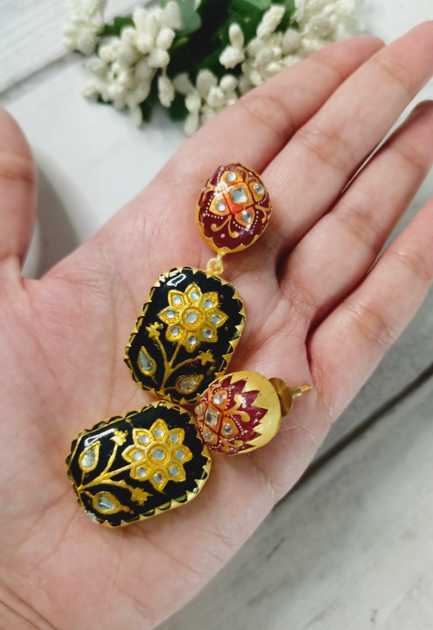 Buy Green Kundan And Natural Stones Embellished Earrings by Do Taara Online  at Aza Fashions.