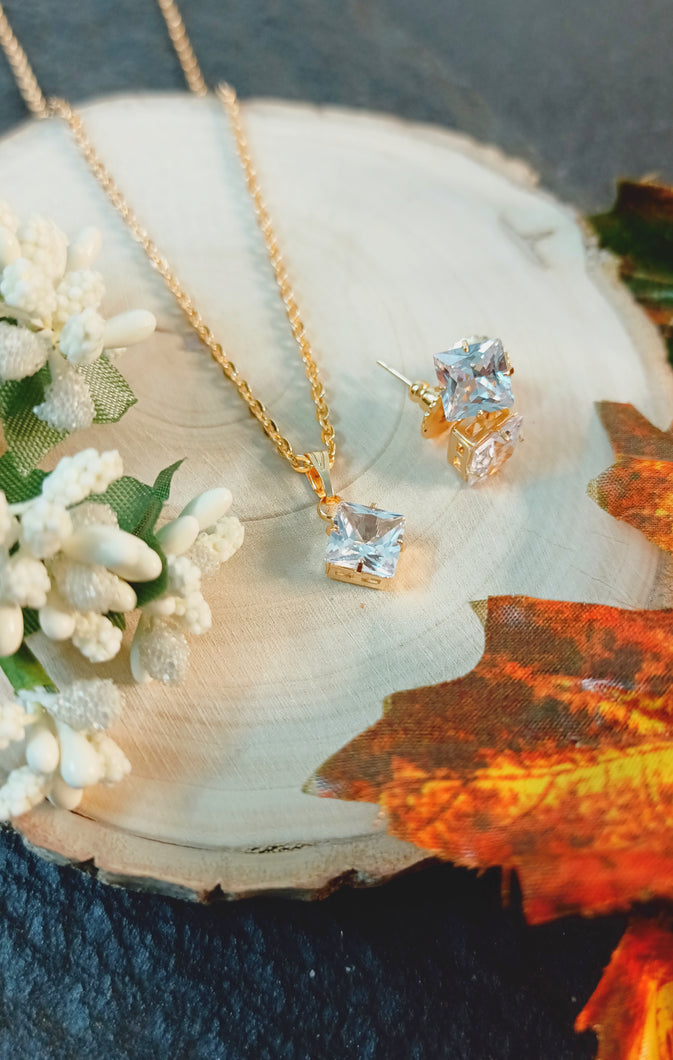 Verissca Crystal Silver American Diamond Pendant Set freeshipping - CASA ROZEN