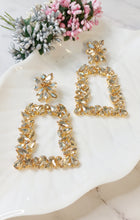 Load image into Gallery viewer, Tessa Golden Shimmer Earrings freeshipping - CASA ROZEN
