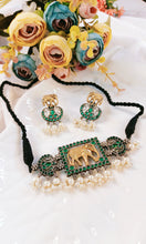 Load image into Gallery viewer, Gajananta Green Stone Choker Set freeshipping - CASA ROZEN
