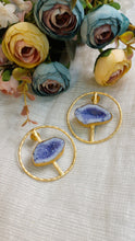 Load image into Gallery viewer, Scala Violet Troza Window Druzy Earrings
