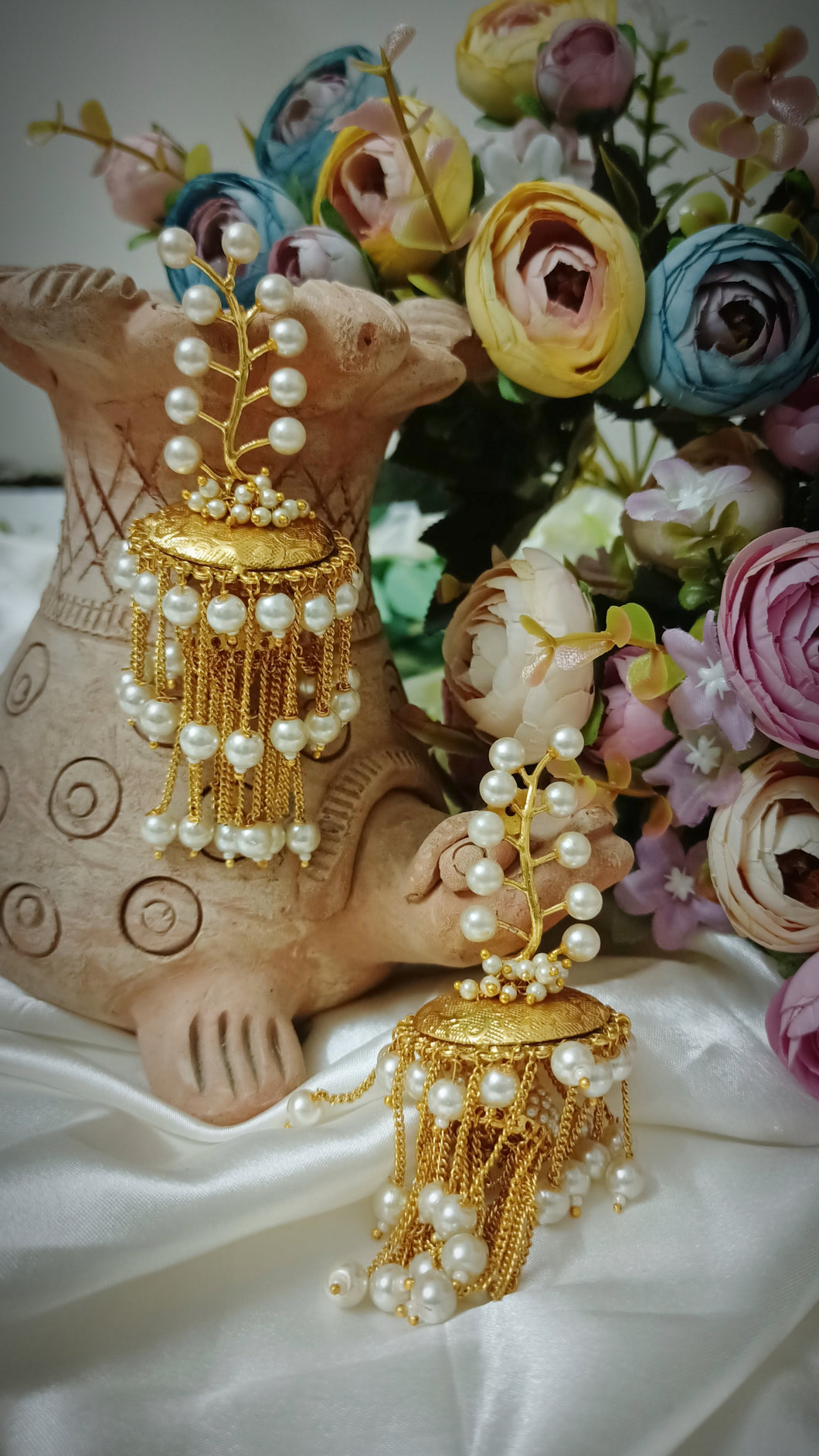 Inahra Pearl Tokri Earrings