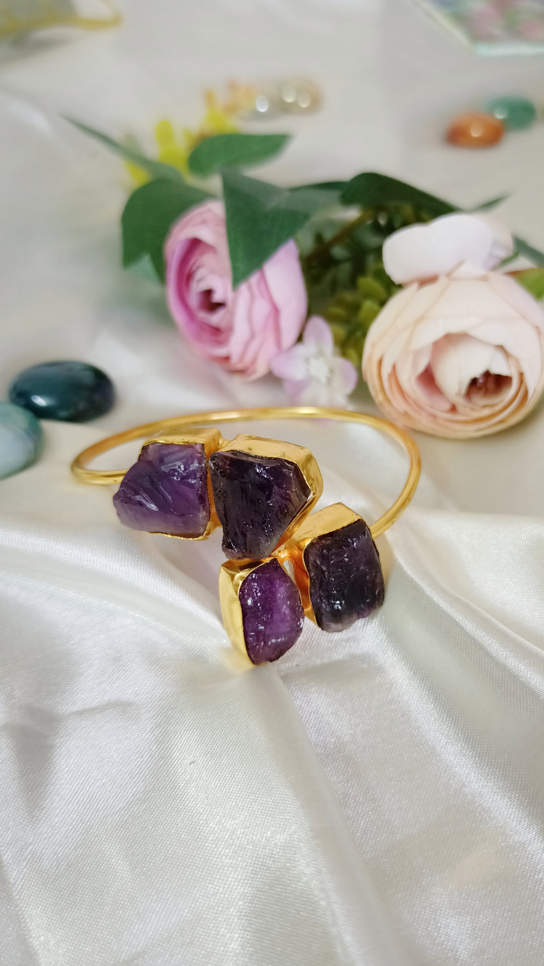 Menom Amethyst Hand Cuff / Bracelet