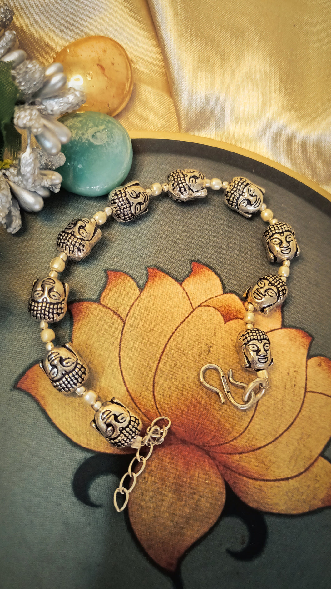 Natural green jade buddha 8 mm round smooth beads stretchable 7 inch  bracelet . Healing/meditation/prosperity - Mangtum