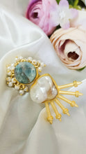Load image into Gallery viewer, Vivanta Apatite Stone And Baroque Pearl Ring
