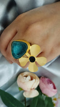 Load image into Gallery viewer, Kazaan Green Druzy Stone Ring

