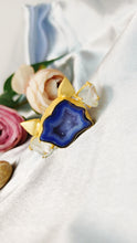 Load image into Gallery viewer, Onea White Quartz and Blue Druzy Stone Ring
