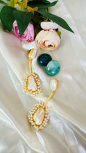 Load image into Gallery viewer, Taabeia Baroque Pearl Earrings
