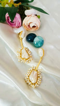 Load image into Gallery viewer, Taabeia Baroque Pearl Earrings
