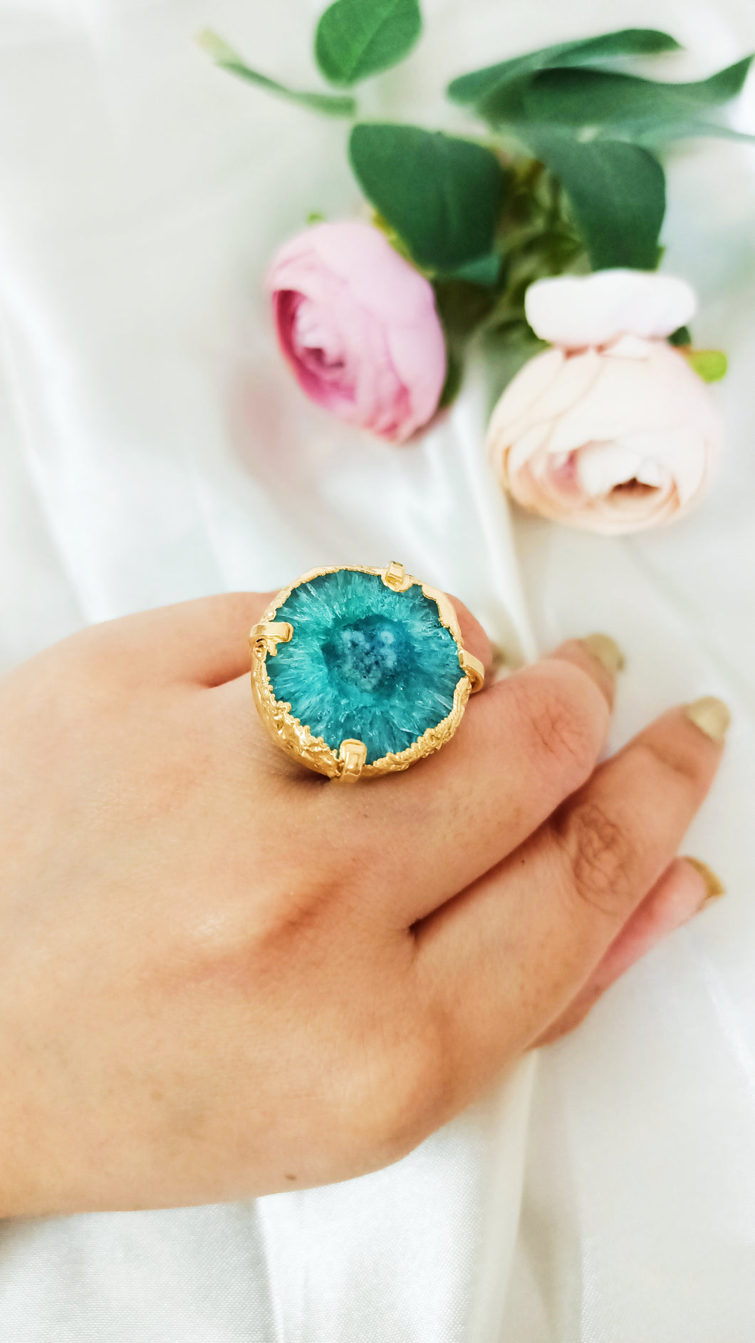 Vaze Grave Green Solar Quartz Ring